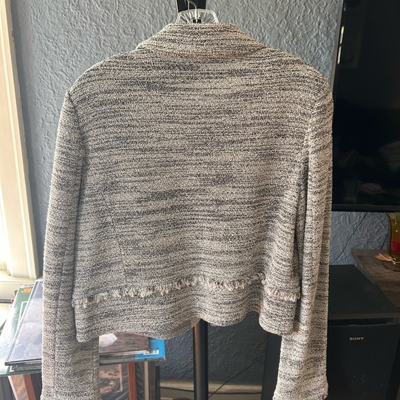 St. John Tweed Women's Blazer - Picture 4 of 4